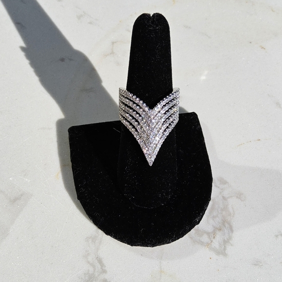 Sparkling Silver Chevron Pavé Ring - Picture 3 of 8